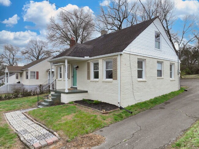 Building Photo - Renovated East Nashville Home | 3BR + Washer/Dryer + Off-Street Parking