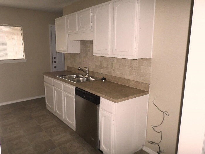 Building Photo - 5026 Red River Trail
