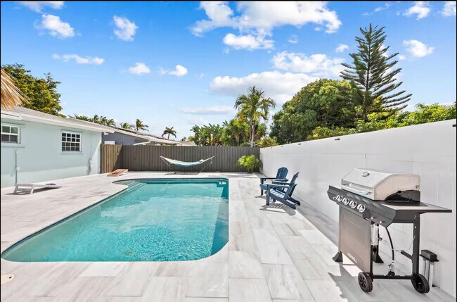 Building Photo - 304 SE 4th St