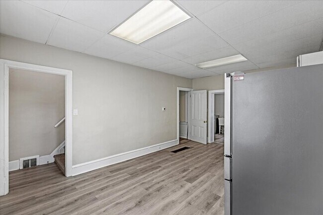 Building Photo - 216 N King St