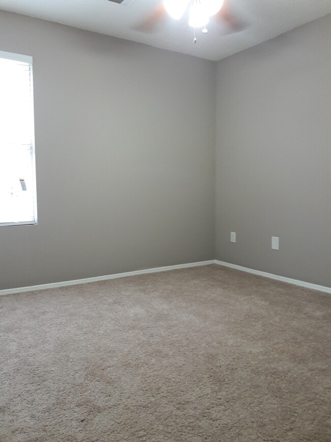 Building Photo - 1569 Foote St NE