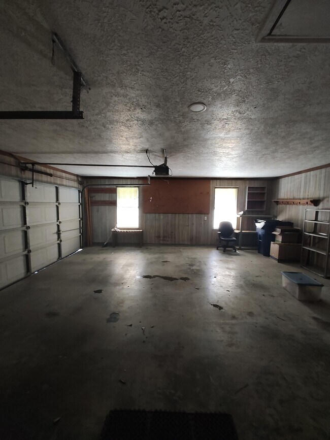 Building Photo - 9023 Brittonville Rd