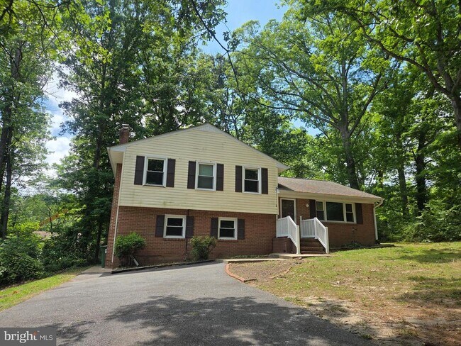 Building Photo - 104 Crutchfield Cir