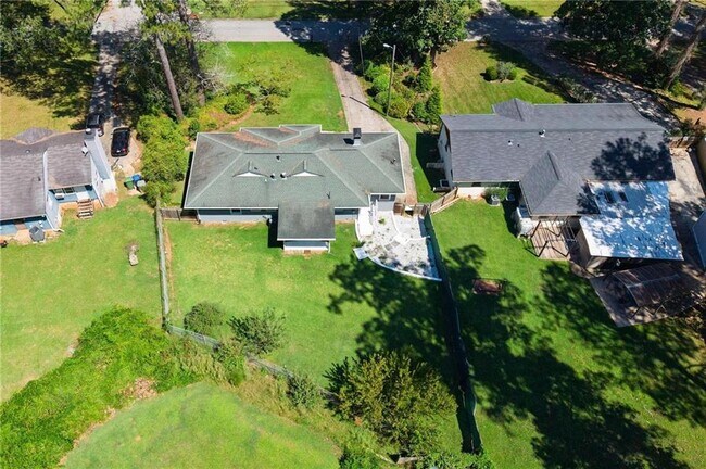 Building Photo - 2134 Beecher Cir SW