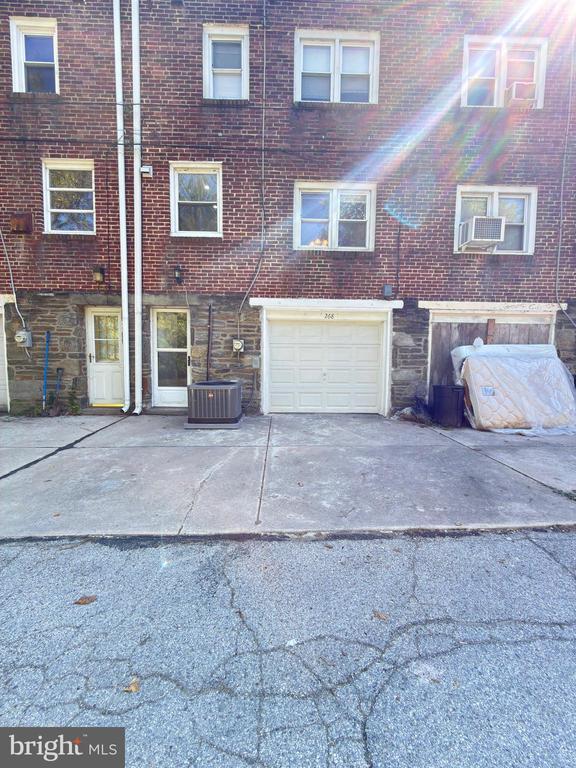 Building Photo - 268 S Bayberry Ln