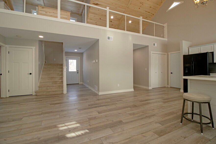 Building Photo - 13796 Hwy 55