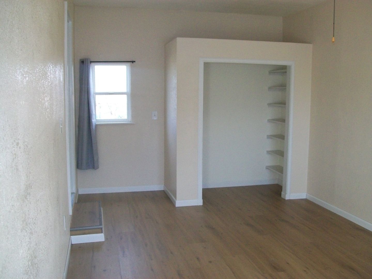 Building Photo - 4448 Lake Mead Dr