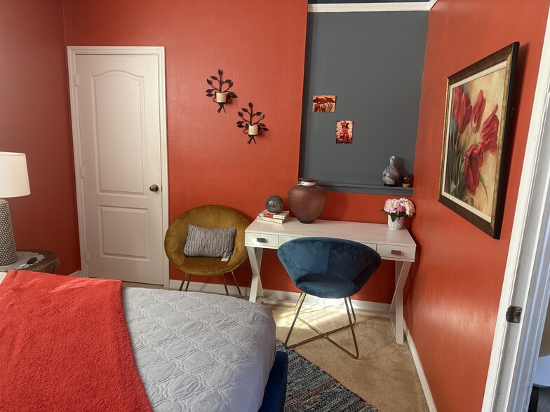 Building Photo - 15337 Southern Martin St