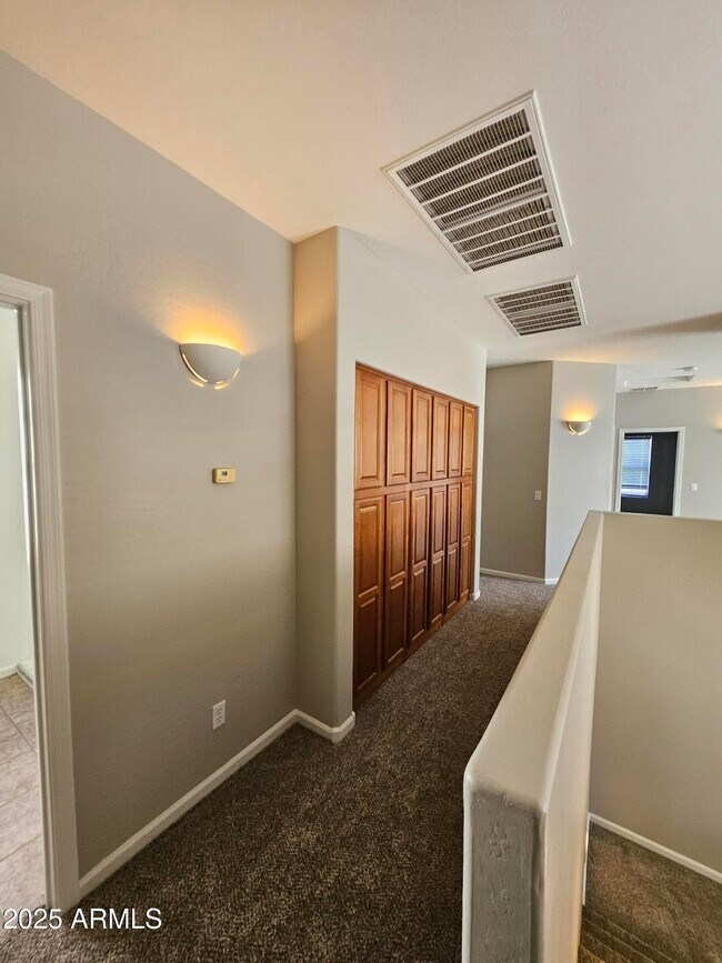 Building Photo - 2065 E Hulet Dr