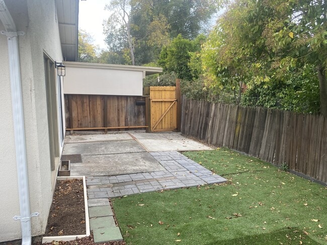 Building Photo - 7337 Starward Dr