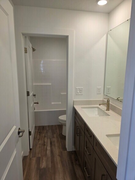 Building Photo - 8108 W Grey Alder Dr