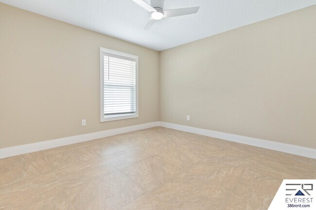 Building Photo - 1 Zaftig Ct