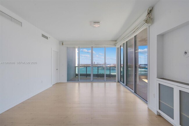 Building Photo - 900 Biscayne Blvd