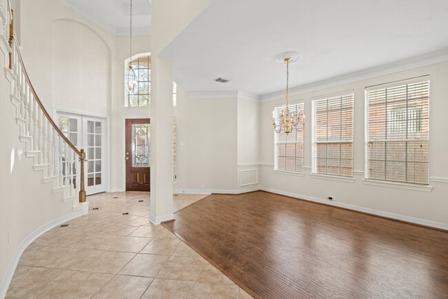 Building Photo - 5819 Brook Bend Dr