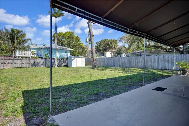 Building Photo - 607 SW 9th St