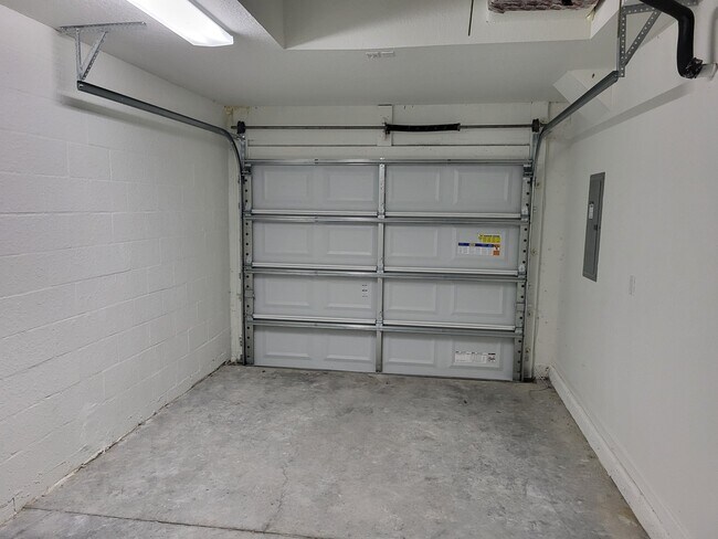 Building Photo - 1551 NW 57th Ct