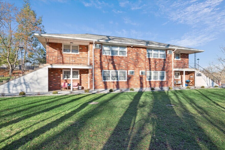 Building Photo - 285 Stamets Rd