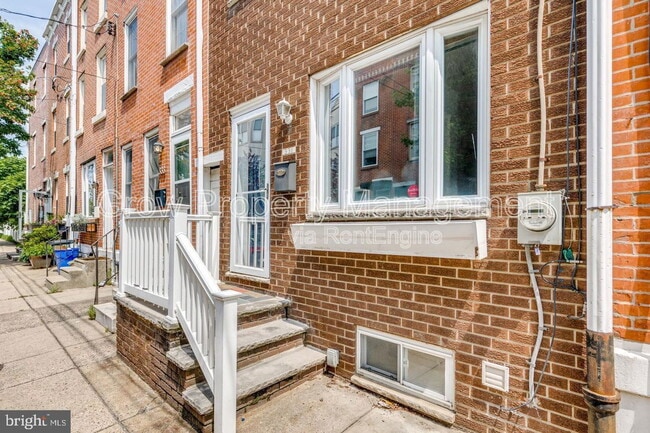 Building Photo - 331 Titan St