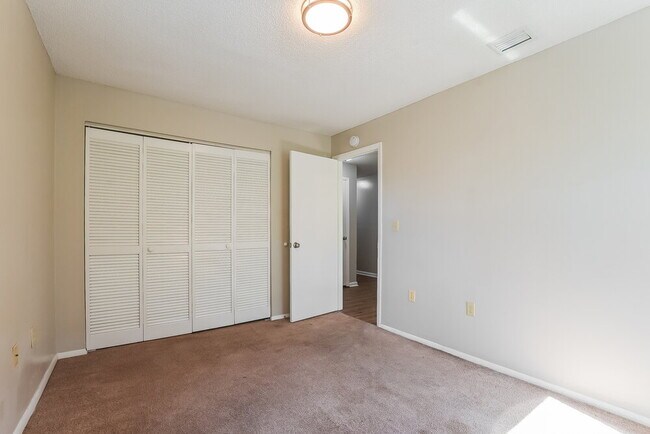 Building Photo - 1608 Gattis Dr