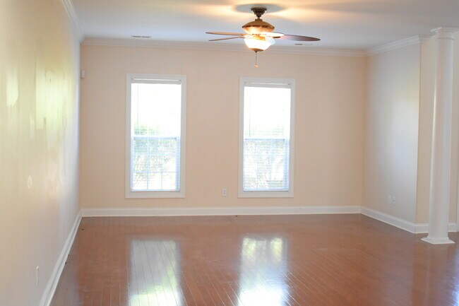 Building Photo - 1305 Wakefield Ct