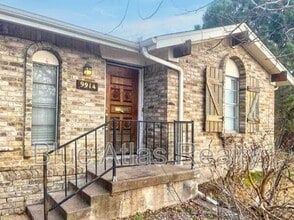 Building Photo - 9914 Brockbank Dr
