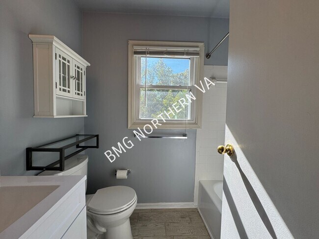 Building Photo - 7343 Rokeby Dr