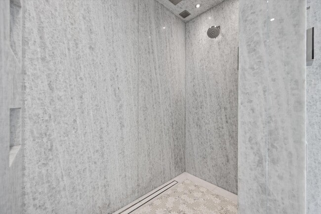 Building Photo - 7474 NE Bay Cove Ct