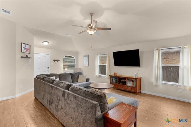 Building Photo - 8064 Bassano Dr