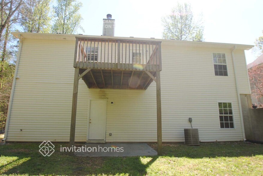 Building Photo - 90 Valley Dr