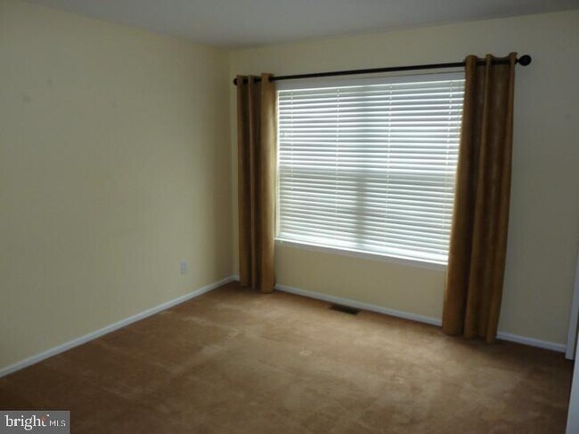 Building Photo - 2505 Saxony Dr
