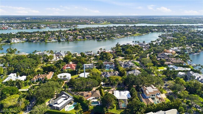 Building Photo - 2700 Lantern Ln