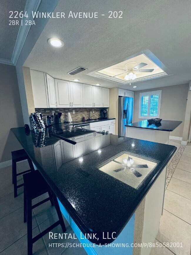 Building Photo - 2264 Winkler Ave