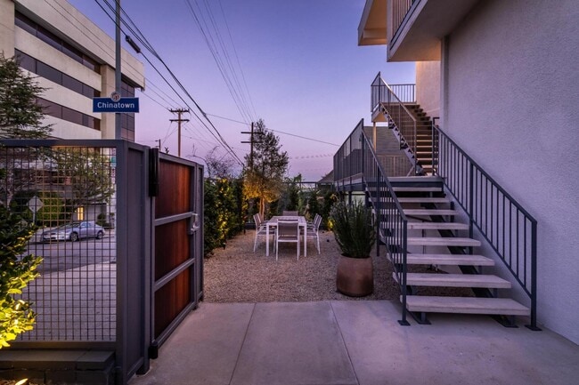 Building Photo - 713 New Depot St