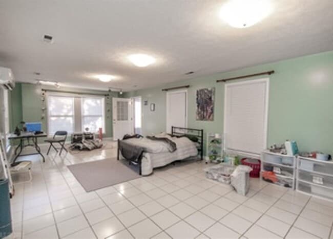 Building Photo - Blacksburg, Very spacious 2 BR / 2 BA, Available for Fall Term