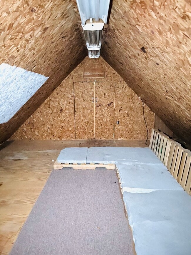 Building Photo - ** 4 Bed 2 Bath located in Forest Hills ** Call 334-366-9198 to schedule a self-tour