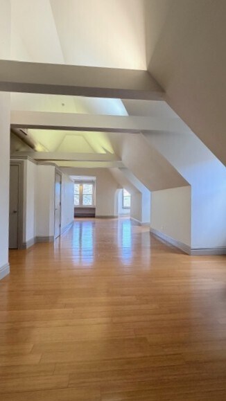 Building Photo - 4400 Laclede Ave