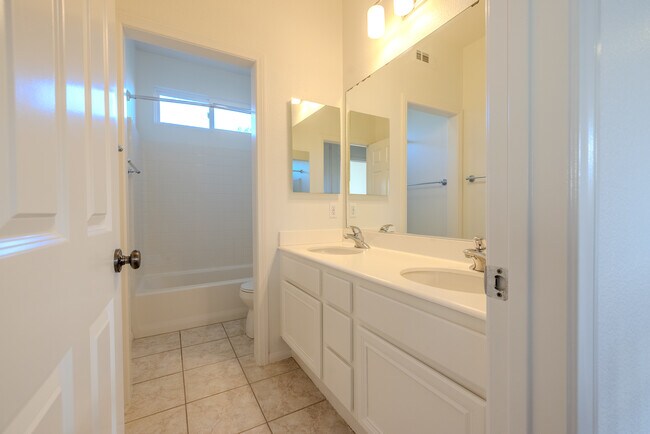 Building Photo - 3209 Rancho Reata
