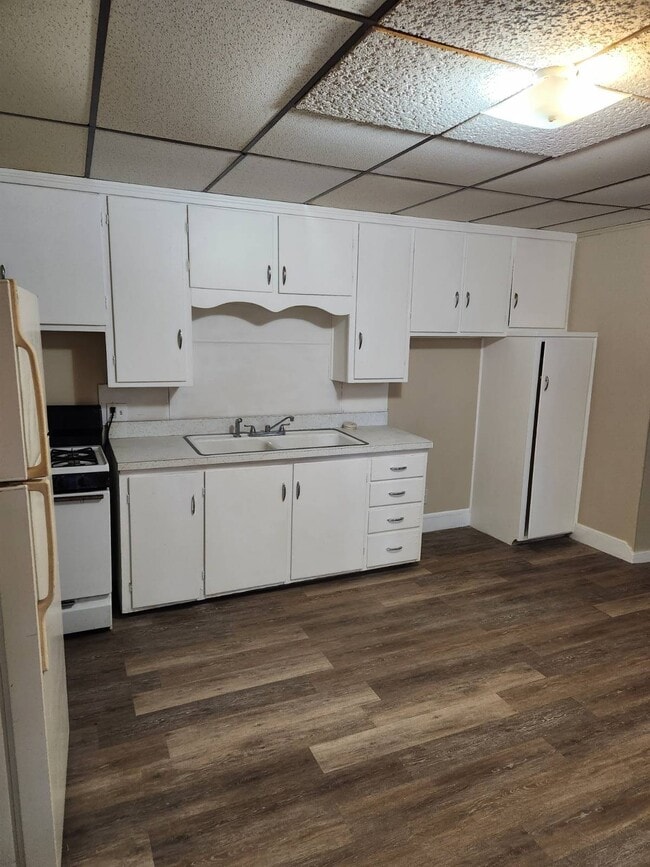 Building Photo - 2120 Highland Ave