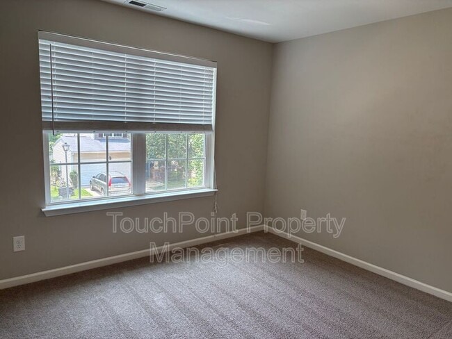Building Photo - 3833 Fircrest Dr