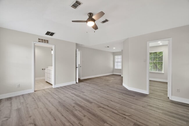 Building Photo - 918 Ivycroft Ln