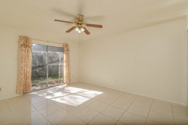 Building Photo - 10927 Spanish Grant Dr