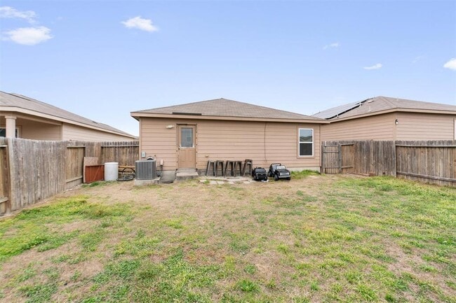 Building Photo - 360 Farmer Ln