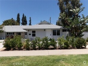 Building Photo - 2739 Burly Ave