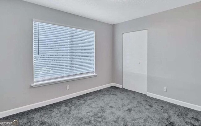 Building Photo - 3150 Cadiz Cir