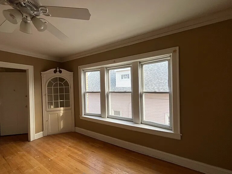 Building Photo - 1022 N Menard Ave