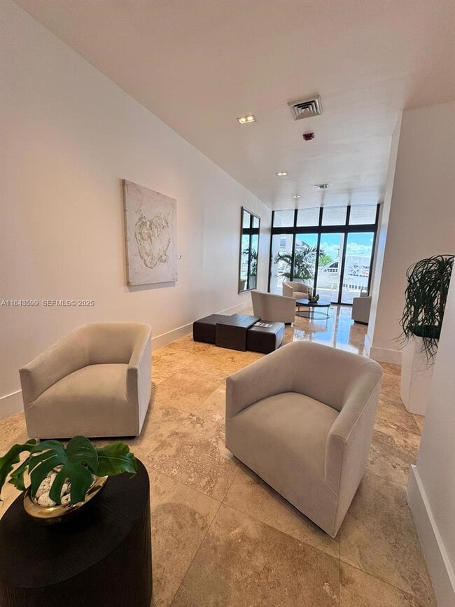 Building Photo - 2201 S Ocean Dr