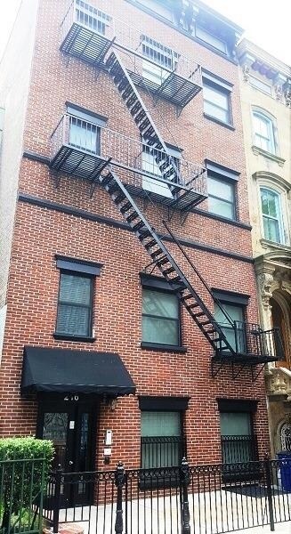 Building Photo - 216 Hudson St