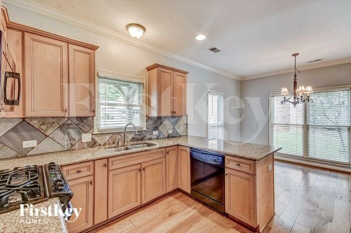 Building Photo - 3611 Courtyard Ln