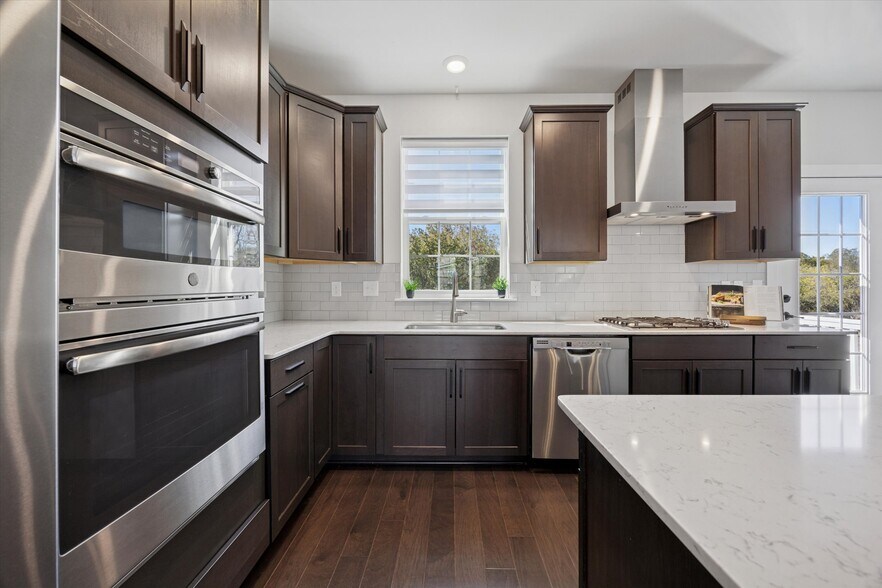 Ample Counter Space - 138 Livingston Ln