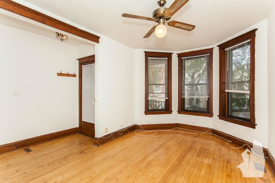 Building Photo - 2730 N Wayne Ave